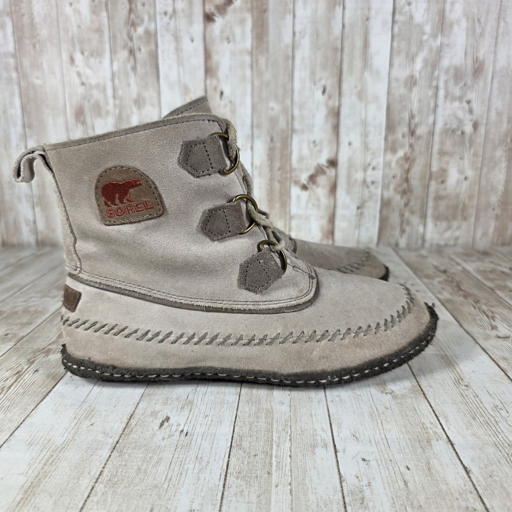 Sorel Womens NL1945-104 Moc Lace Up Ankle Boots Taupe Gray Bear Logo Suede 7.5